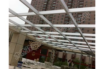 太原鋼結(jié)構(gòu)陽光房的搭建步驟有哪些？鋒登陽光房門窗